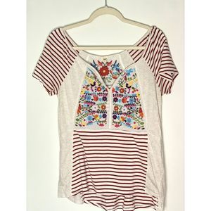 Tiny Anthropologie Boho Embroidered Deep VNeck Tshirt Small h48